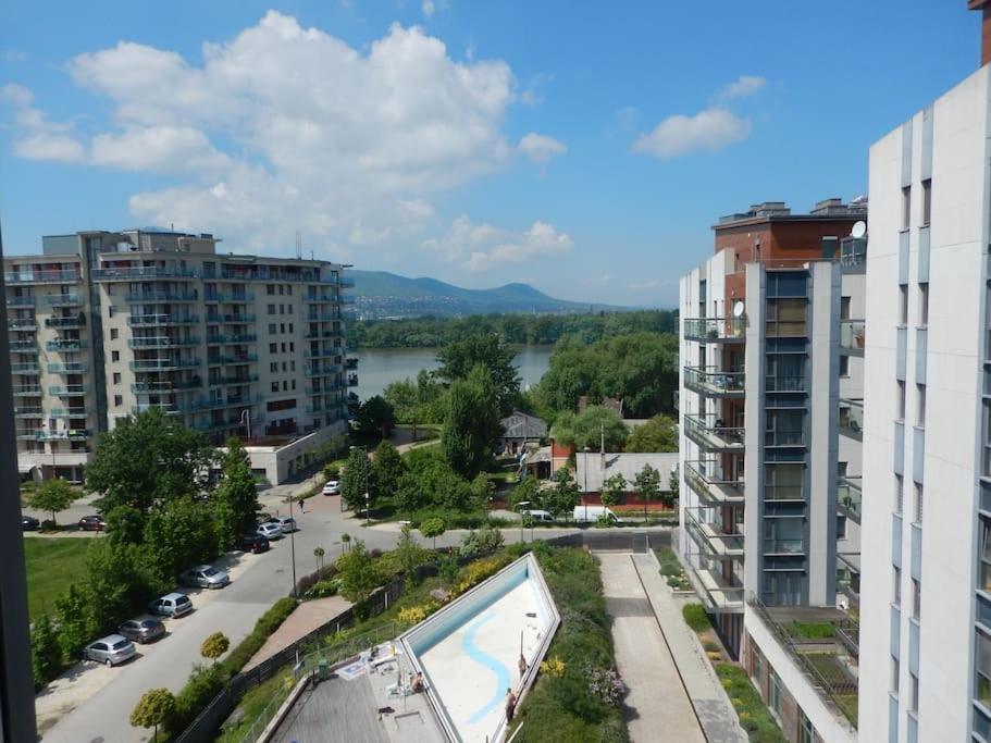 Imadnivalo Medences Hotellakas Szaunaval. Budapest Exteriör bild