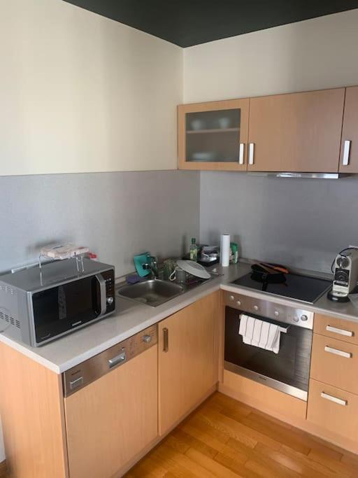 Imadnivalo Medences Hotellakas Szaunaval. Budapest Exteriör bild